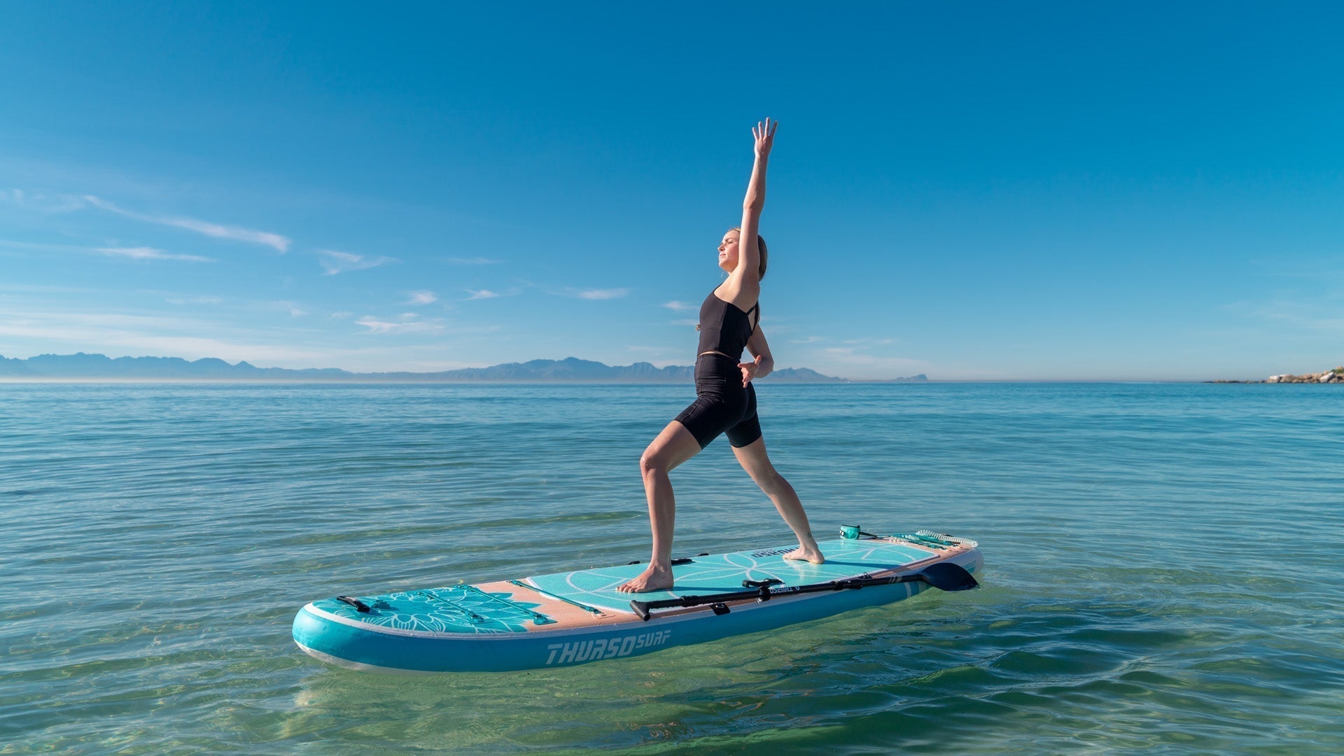 Paddle Racket Pose Yoga-Posen für Paddleboard-Yoga | Von Anfänger bis Fortgeschrittene ...