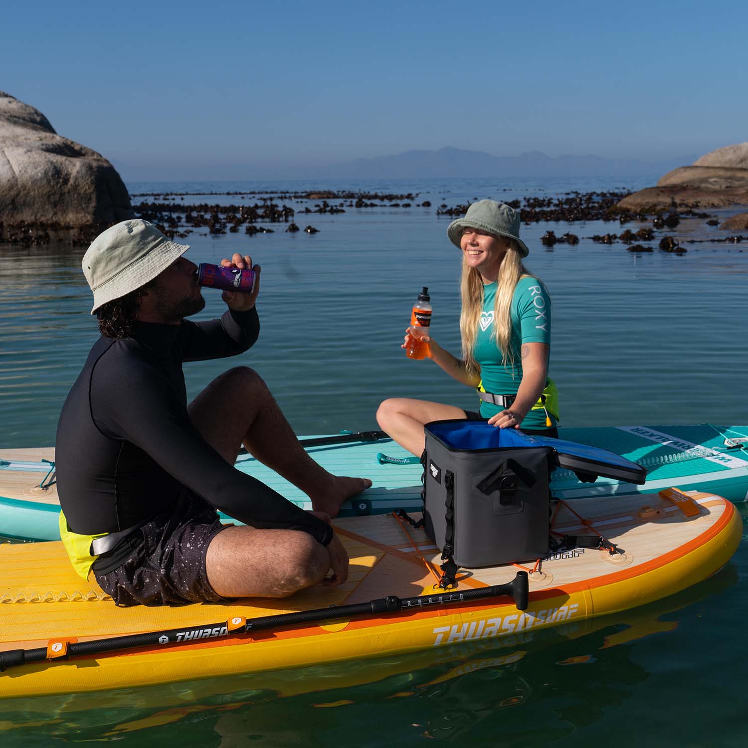thurso surf large cooler is the perfect outdoor accessory for any water adventure. It's designed to float in water, ensuring that your drinks and snacks are always within reach